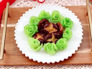 年夜饭必备的香菇油菜 